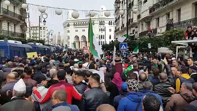 Cezayir'de binlerce kişi cumhurbaşkanlığı seçimi ve sonucunu protesto etti - CEZAYİR