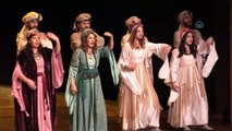 Ankara Devlet Tiyatrosu Malatya'da 'Leyla ile Mecnun' oyununu sahneledi - MALATYA