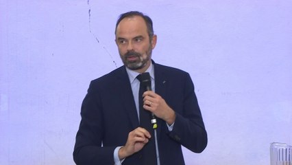 Un professeur interrompt Édouard Philippe lors d'un débat sur la réforme des retraites à Nancy