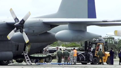 Restos de víctimas de avión chileno llegan a base militar en Punta Arenas