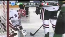 Así fue la terrible lesión a un portero durante este partido de hockey; casi le cortan la pierna con un patín