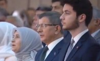 Erdoğan'a diploma göndermesinde bulunan Davutoğlucu... İstiklal Marşı'nı okumayınca Reisçiler böyle ayağa kalktı