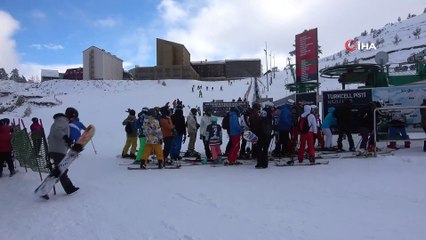 Kartalkaya’da kayak sezonu açıldı