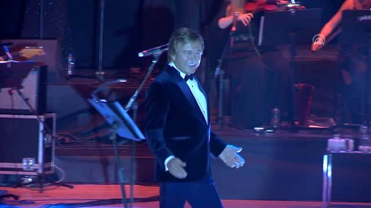 Erol Evgin "50. Sanat Yılı Konserleri"nin görkemli finalini Ankara'da yaptı (3)