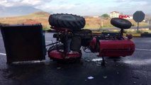 Manisa-otomobille çarpışan traktör yan yattı, 2 yaralı