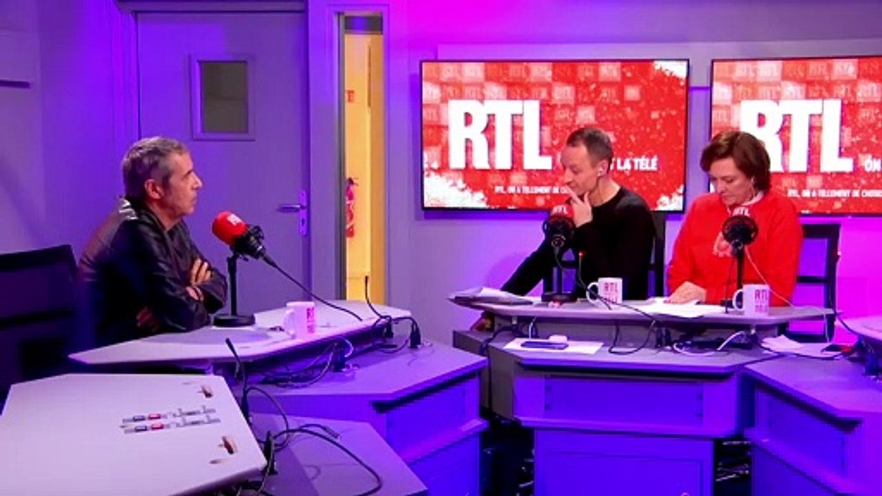 Julien Clerc : "Normalement la télé a aussi un rôle un artistique... C'est pas que le fric"