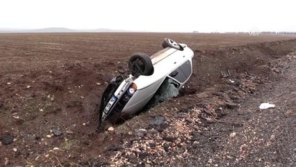 Diyarbakır'da otomobil devrildi: 8 yaralı