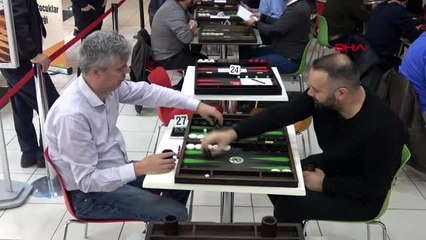 Kocaeli tavla turnuvasında zarlar engelli çocuklar için sallandı