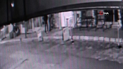 Yüzlerindeki maske ile camı kırıp iş yerini soymuşlardı, o şahıslar polisten kaçamadı