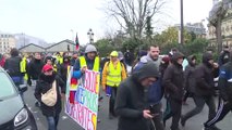 Fransa'da sarı yelekliler yeniden sokaklarda - PARİS
