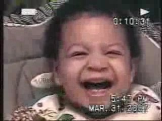 Bébé au regard qui tue