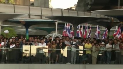 Miles de tailandeses secundan la mayor manifestación celebrada en Bangkok desde 2014