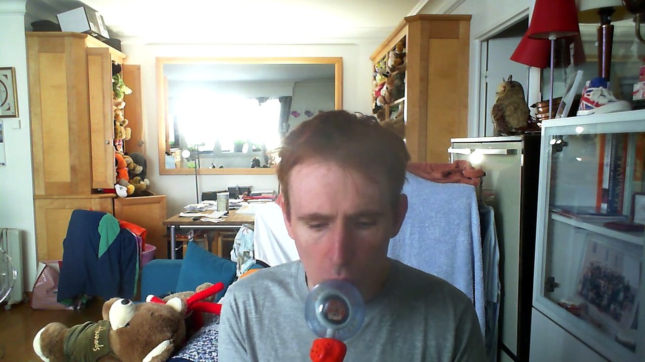 Wiwi égratigne "je reviens de loin" de Pierre Charby & Daniel Gélin