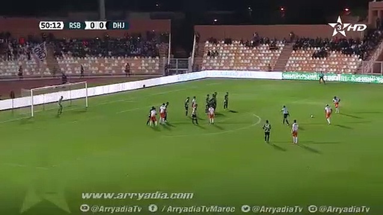 نهضة بركان 1-0 الدفاع الحسني الجديدي هدف حمدي لعشير في الدقيقة 51.   #البطولة_الإحترافية|الجولة04