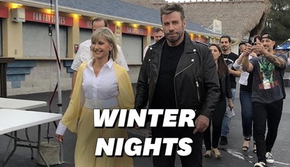 John Travolta et Olivia Newton en costumes de Grease pour la première fois