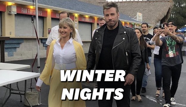 John Travolta et Olivia Newton en costumes de Grease pour la première fois