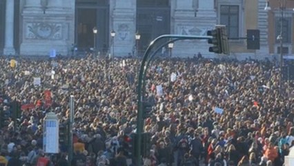 Más de 40.000 "sardinas" contra Salvini conquistan Roma