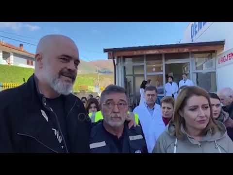 Ora News - Rama ne pallatet e demtuara i kërkon qytetarëve të dalin nga ato banesa