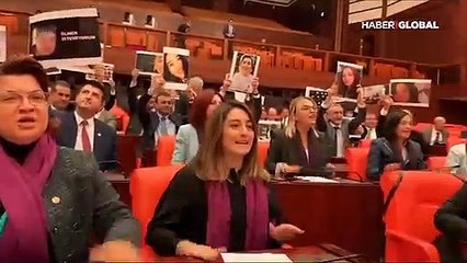 Kadın Milletvekilleri'nden Meclis'te kadına şiddete karşı eylem