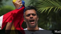 El momento en que los sicarios chavistas sacan de su casa al opositor Leopoldo López