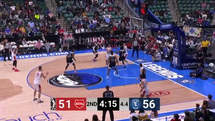 Big dunk from Antonius Cleveland