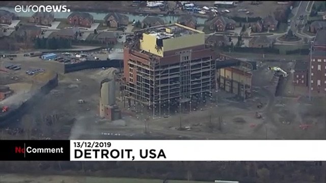 شاهد: عملية هدم محطة لتوليد الطاقة الكهربائية بالمتفجرات في الولايات المتحدة