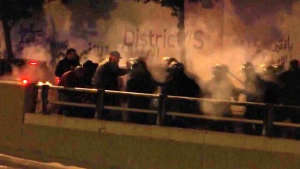 레바논 반정부 시위대-경찰 충돌로 수십 명 부상 / YTN