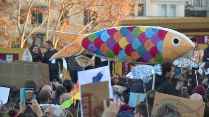 Des milliers de "sardines" manifestent à Rome contre Matteo Salvini