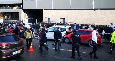 Ümraniye'de otomobil, park halindeki araçlara daldı: 1'i çocuk 5 kişi yaralandı