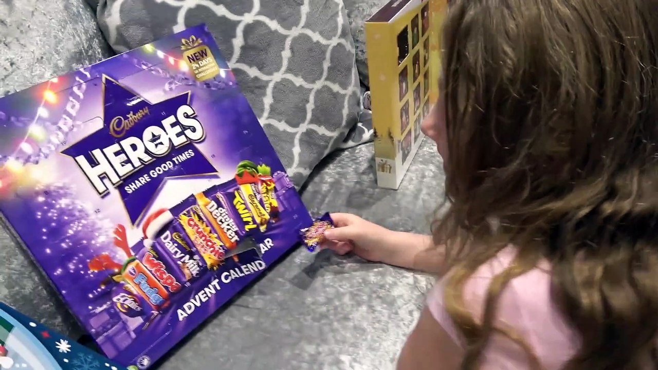 The Elf On The Shelf IS Back Count Down to Christmas  Fun Sophia Isabella e Alice