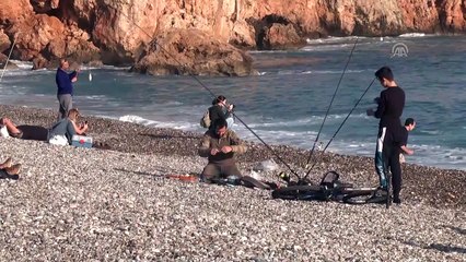 Antalyalılar 'kış güneşi'nin keyfini çıkardı