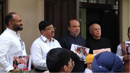 Mahesh Bhatt joins protest in Mumbai against #CAB