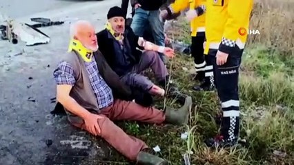 Çanakkale'de servis minibüsü vince arkadan çarptı: 18 yaralı