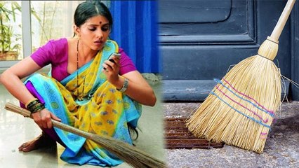 शास्त्रों के अनुसार घर में इस समय झाड़ू लगाने से बनेंगे अमीर | Boldsky