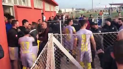 Maçta kavga çıktı, dört takım birbirine girdi