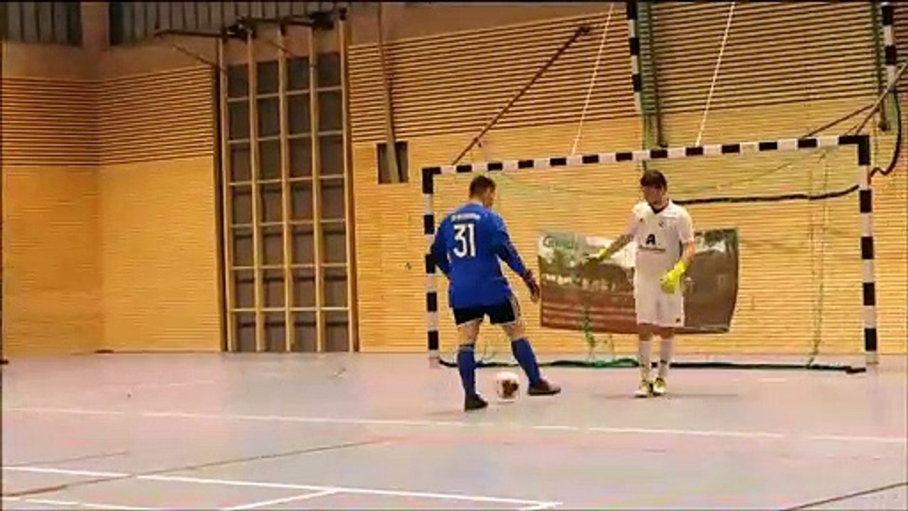 Neunmeterschießen zwischen TSV Groß Schneen und FC Niemetal beim LeineCup