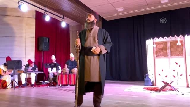 Gel Gör Beni Aşk Neyledi ilk kez Manisa'da sahnelendi