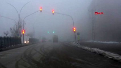 Yüksekova'da yoğun sis etkili oldu