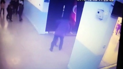 Şırıngalı çikolatadan yaşamını yitiren Mert Yağız Köksal'ın okulda fenalaştığı anlar güvenlik kamerasında - ANKARA