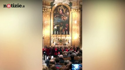 Roma, in chiesa si canta Bella Ciao: si scatena la polemica | Notizie.it