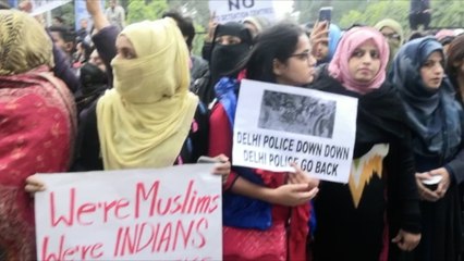 Jamia students raise slogans against NRC, Delhi Police