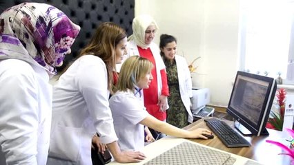 Kadın doktorlar AA'nın "Yılın Fotoğrafları" oylamasına katıldı