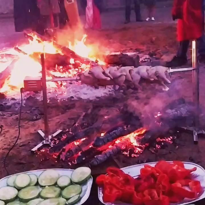 ASADOS MEDIEVALES LA BAMBINA CATERING