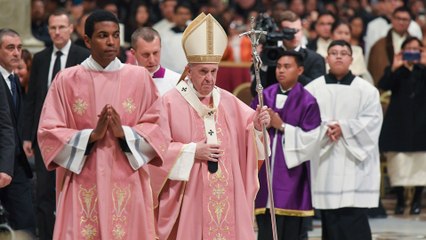 Pope Francis leads Filipino dawn mass Simbang Gabi in Rome