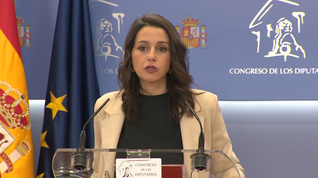 Arrimadas pide a Sánchez que "rectifique"