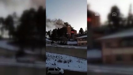 Sarıkamış'ta kayak merkezinde otel yangını