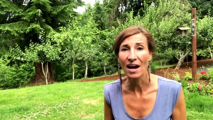 Why You Should Put Garlic in Your Ear Before Going to Sleep