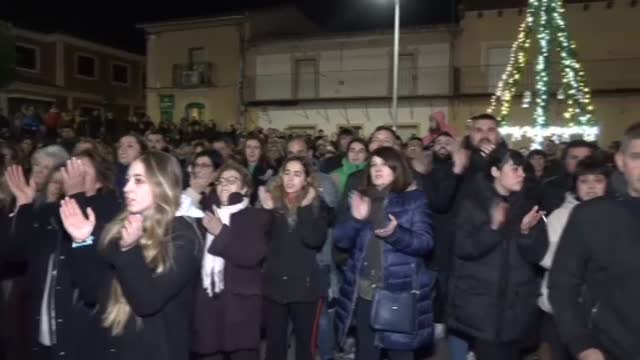 Críticas por la concentración de apoyo a los condenados por violar a una menor