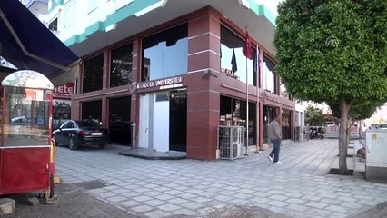 Otomobil açıköğretim bürosuna çarptı: 1 ölü, 2 yaralı - Hayatını kaybeden kişi toprağa verildi