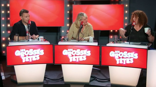 Les seins de Karine Lemarchand et Charlotte de Turckheim